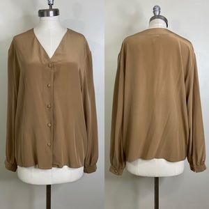 ONE+ONE 100% SILK CAMEL COLOURED LONG SLEEVE BUTTON UP VNECK BLOUSE SIZE 14